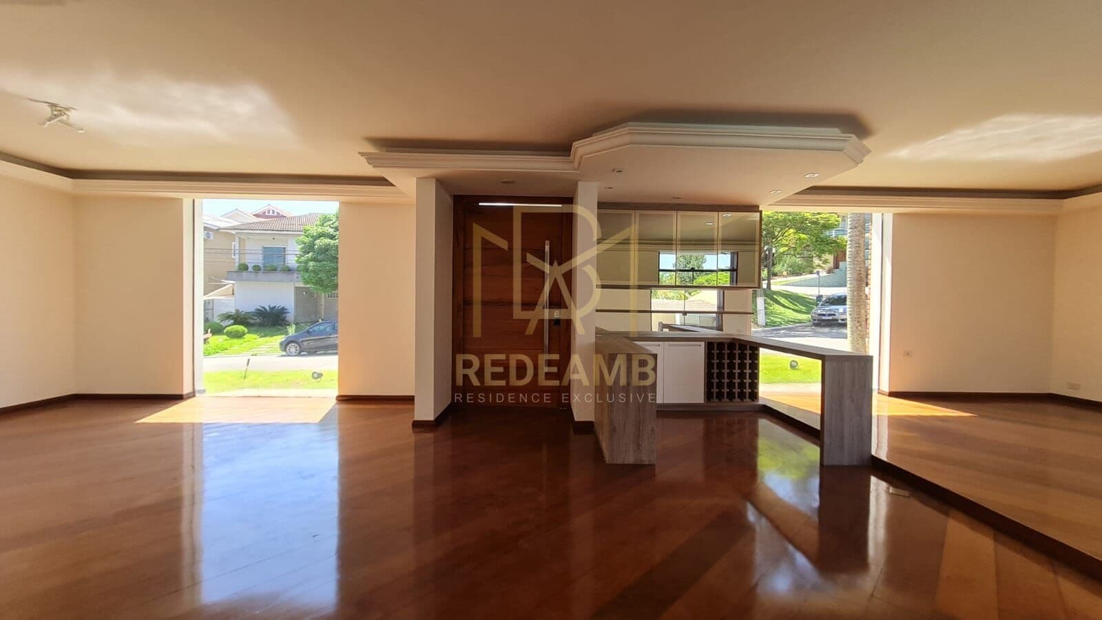 Casa de alto padrão para Venda no Residencial 5 em Alphaville com 620m² de área útil e 4 suítes, perfeita para quem busca conforto e sofisticação!