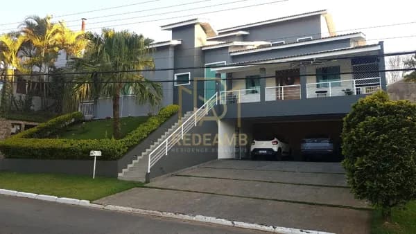 Casa à Venda - Condomínio Tarumã com 4 Suítes em Barueri/SP