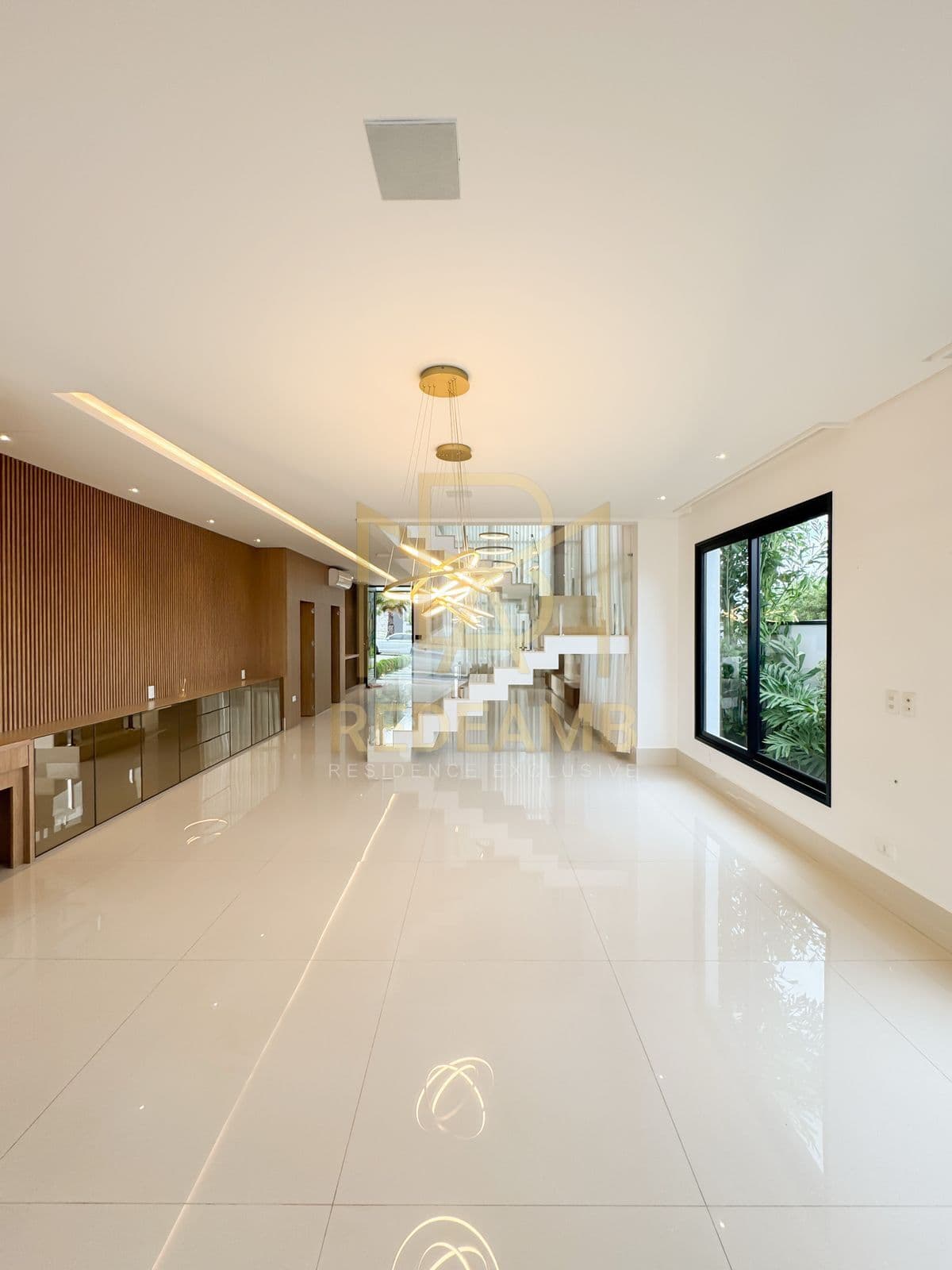 Casa de Luxo a Venda no Gênesis 2 – 4 Suítes, Piscina e Espaço Gourmet