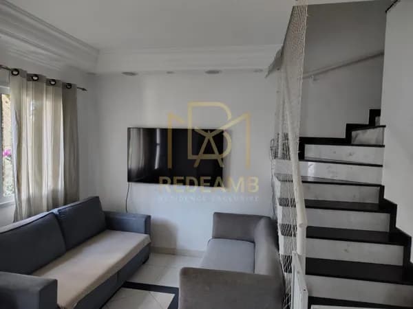 Casa Geminada a Venda no Condomínio Mediterrâneo com 4 dormitórios sendo 1 Suite no Bairro Reginalice em Barueri