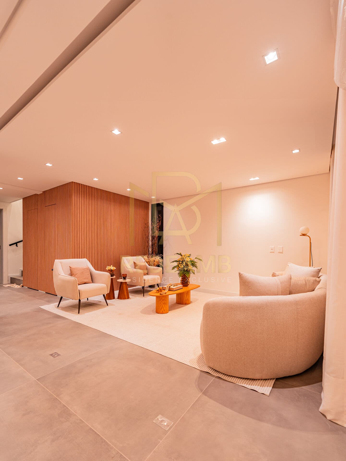 Casa Alto Padrão com 317,72 m², 04 dormitórios, sendo 04 suítes - Condomínio Residencial 4 - Alphaville - Santana de Parnaíba/SP
