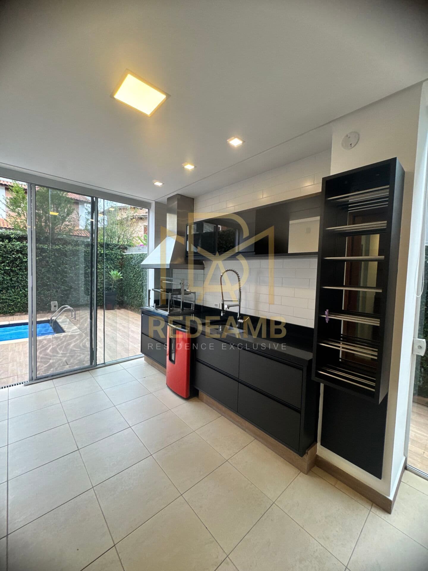 Casa Alto Padrão com 402,83m², 04 suítes no Residencial 9 - Alphaville - Santana de Parnaíba-SP