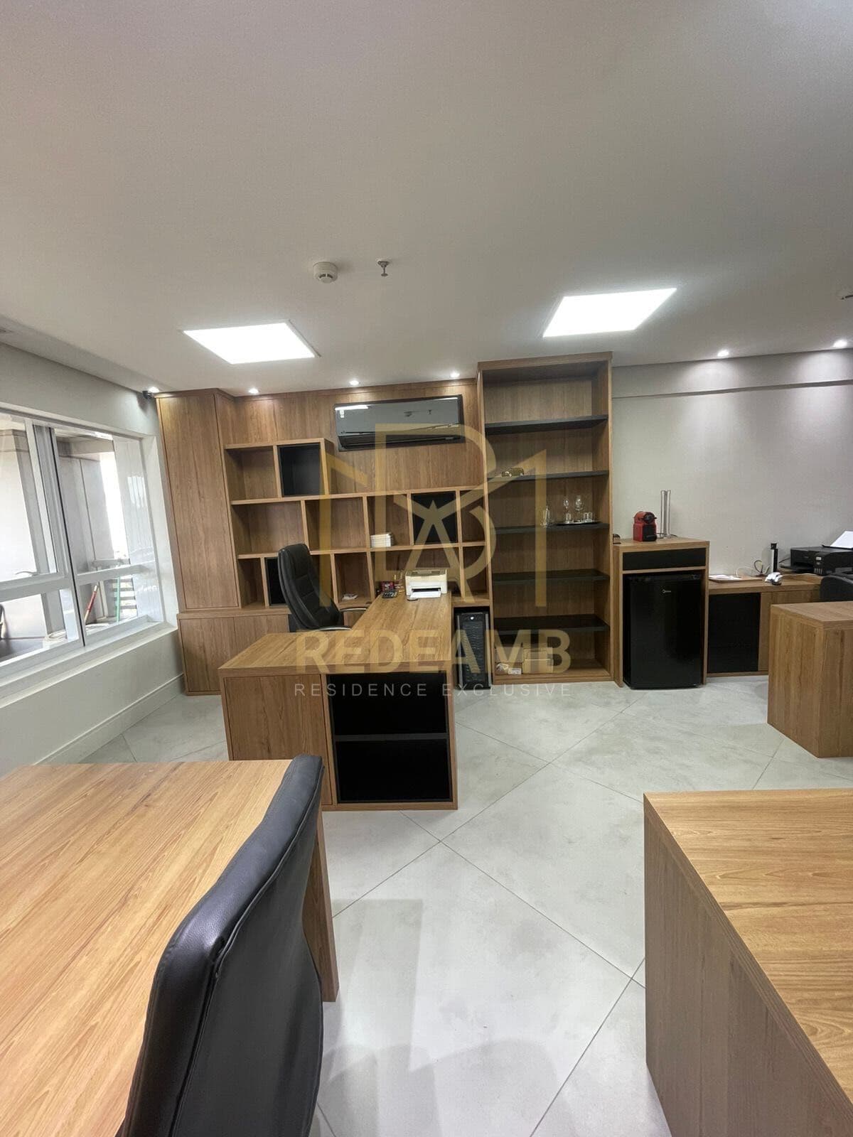 Sala comercial para Locação com 42m2 totalmente mobiliada e decorada no Office Bethaville em Barueri