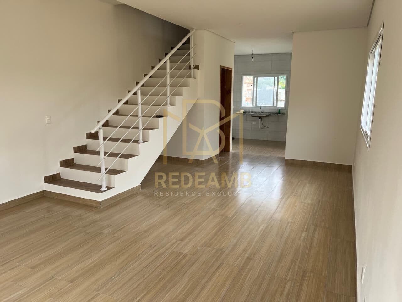 Casa Sobrado com 150 m², 03 dormitórios, sendo 01 suíte - Condomínio Nova Jaguari - Santana de Parnaíba/SP