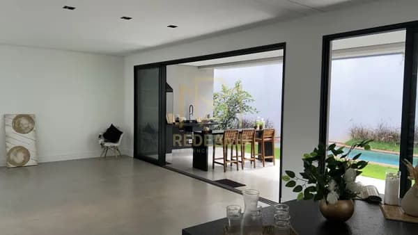 Casa Alto Padrão Com 4 Suites Amplas Com Piscina e Área de Lazer Completa