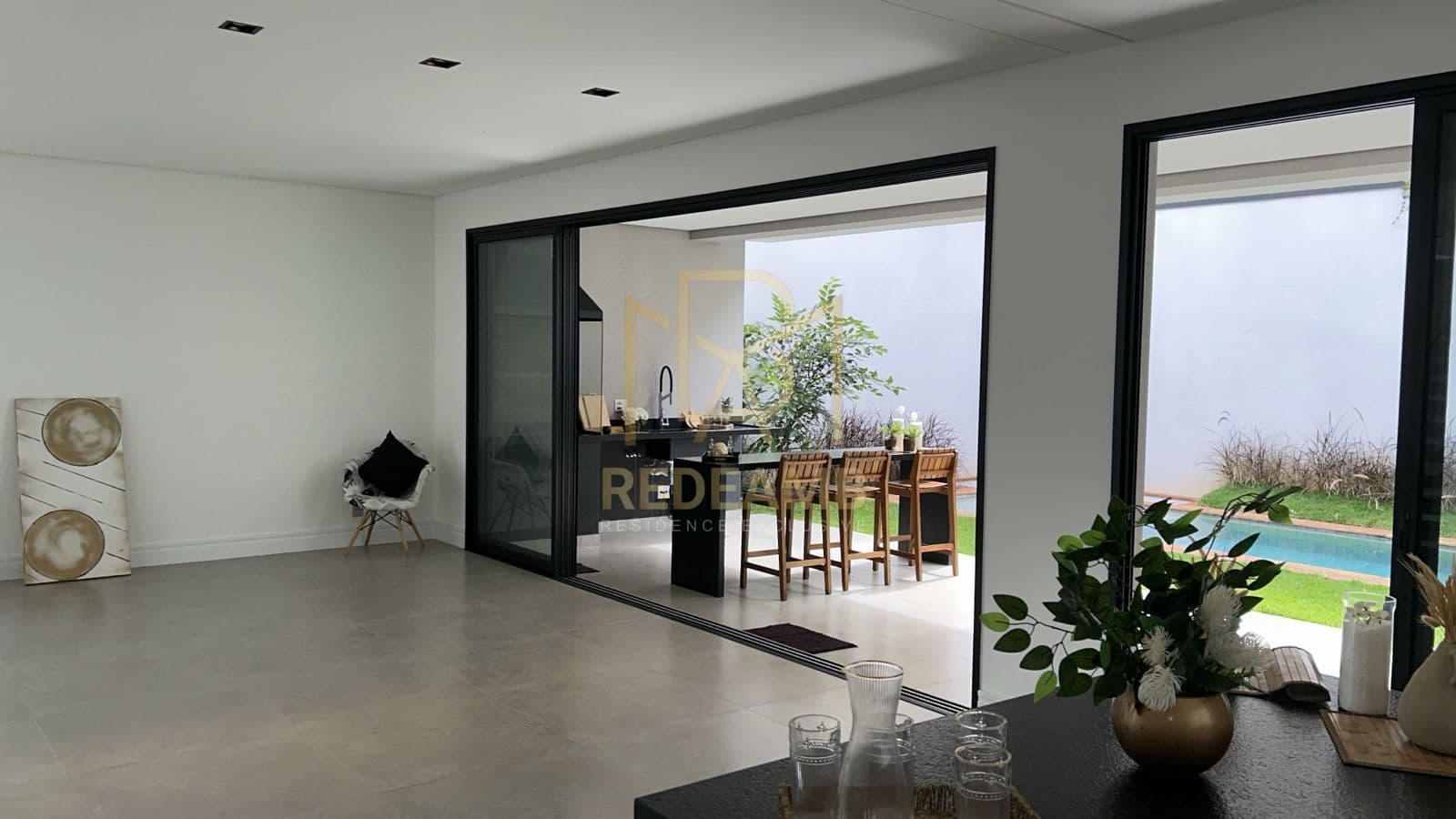Casa Alto Padrão Com 4 Suites Amplas Com Piscina e Área de Lazer Completa