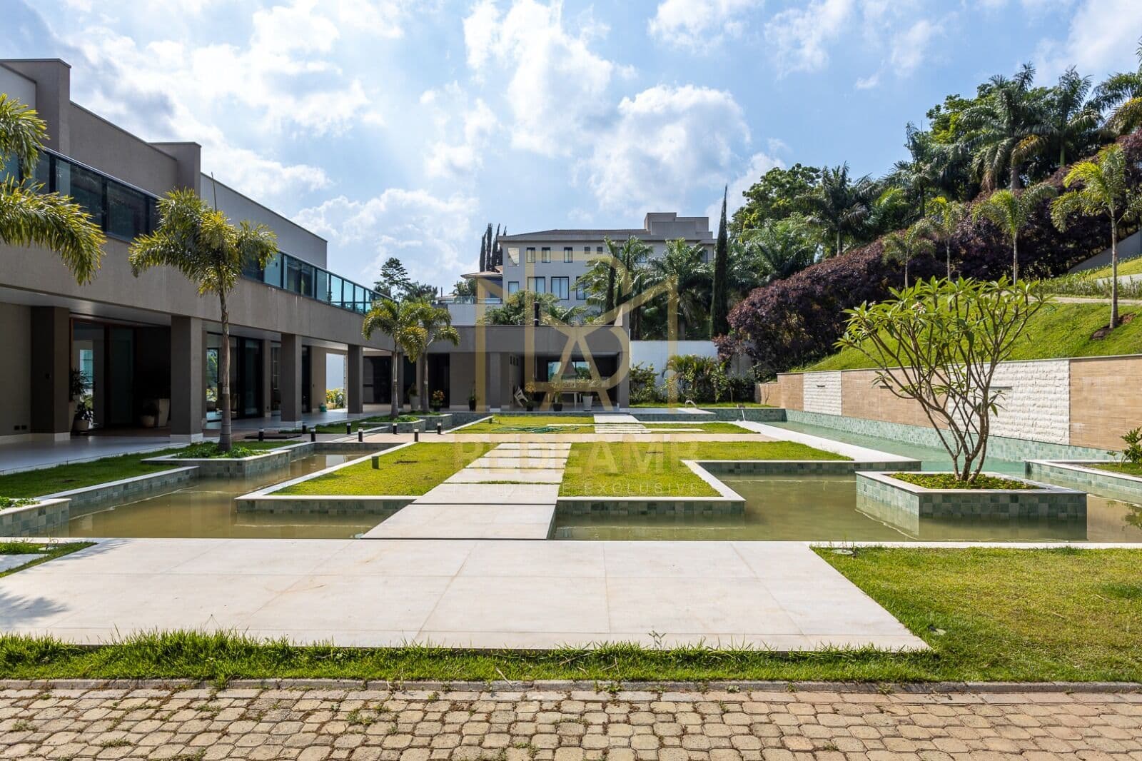 Casa Alto Padrão de 1305m² no Tamboré 1 em Alphaville