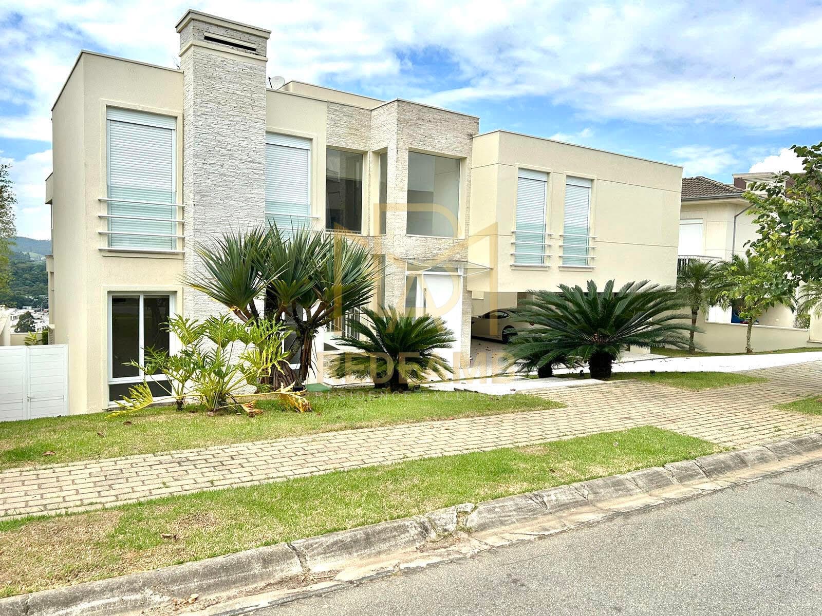 Casa Para Locação no Residencial Tamboré 10 com 4 Suítes e 592m2 em Alphaville - Santana de Parnaíba