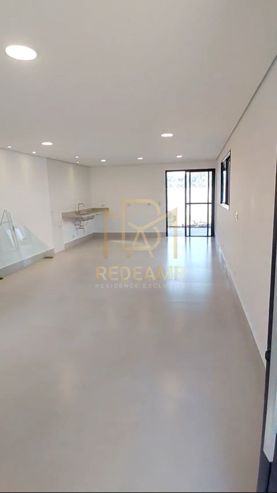 Casa Padrão com 110 m2 , 03 dormitórios, sendo 01 suíte no Condominio Nova Jaguari - Santana de Parnaíba/SP