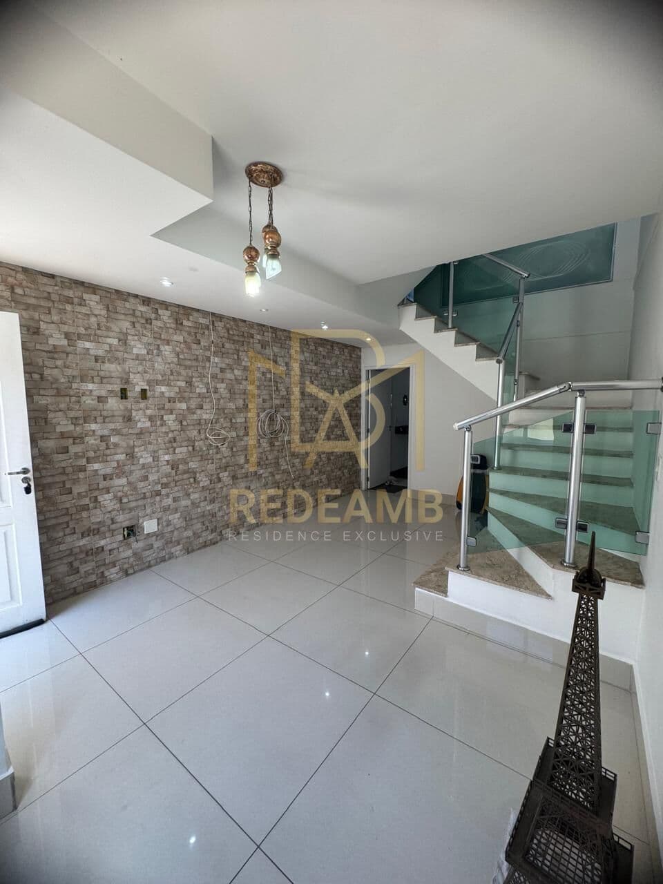 Casa Padrão com 167,61m², 03 dormitórios, sendo 03 suites - Condomínio Residencial Villagio Paradiso - Barueri/SP