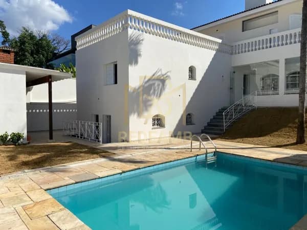 Casa Alto Padrão para locação com 550 m², 04 dormitórios, sendo 02 suítes e piscina no Condomínio Residencial Alphaville 2, Barueri/SP