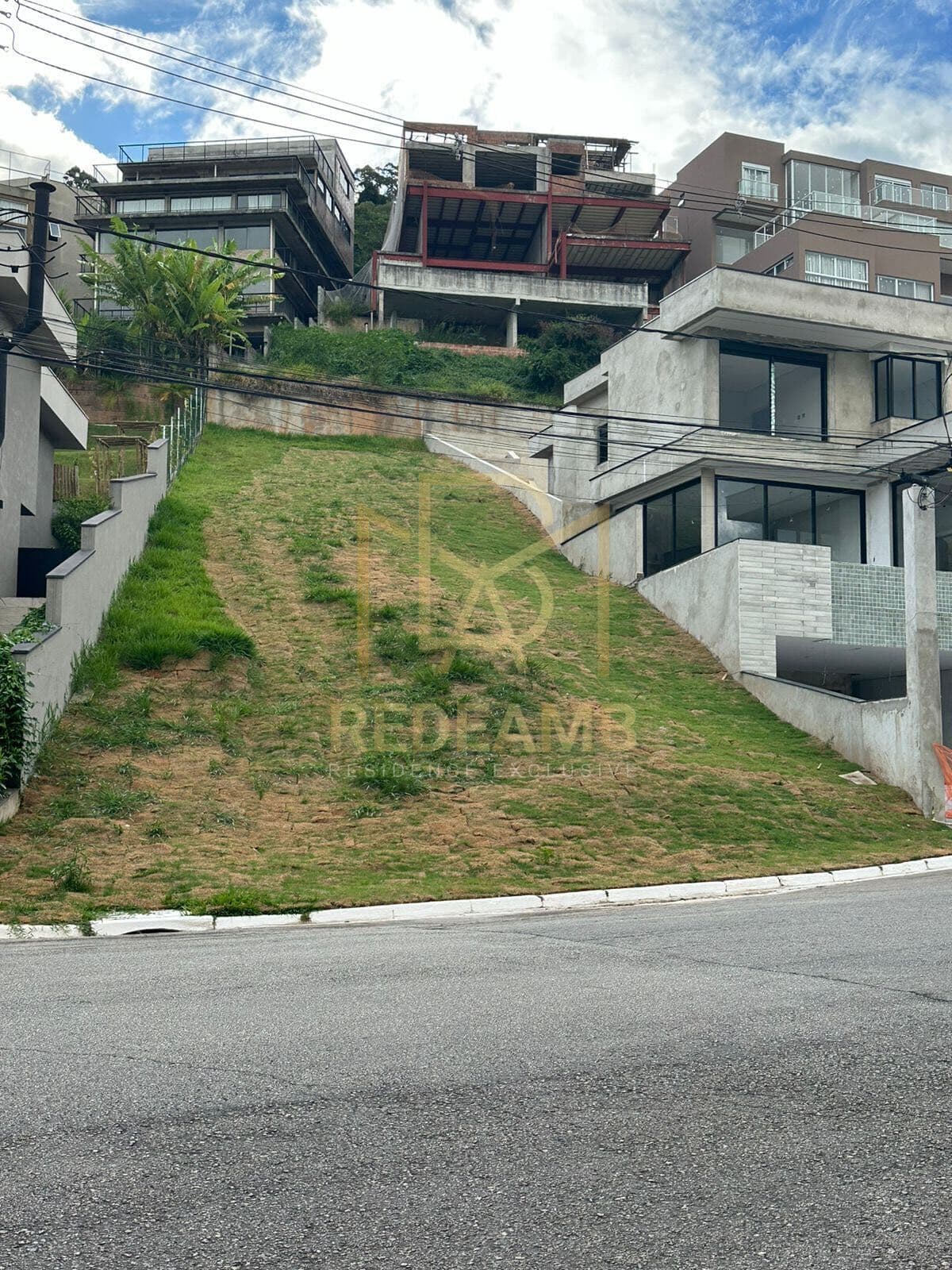 Terreno em Condomínio a Venda de 484m2 no Alphasítio em Alphaville - Santana de Parnaíba