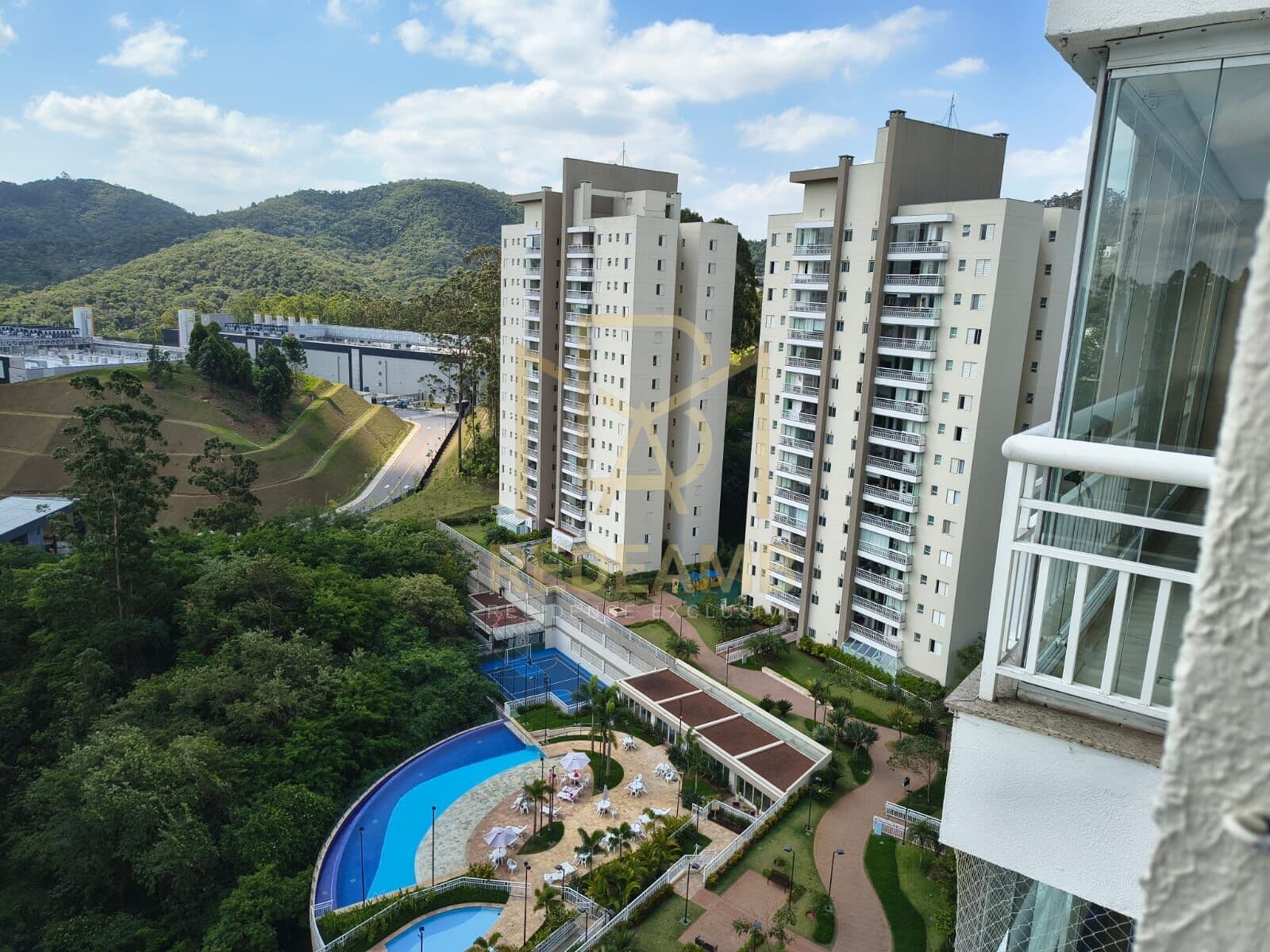 Apartamento para locação de 96m2 com 2 dormitórios sendo 1 suíte no Paisagem Tamboré, Santana de Parnaíba/SP