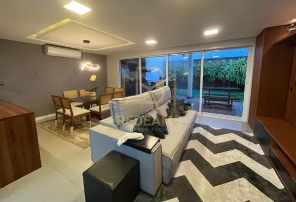 Casa em Santana de Parnaíba - Tamboré