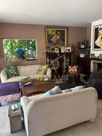 Residencial 3 – Casa com 2 Suítes, Quintal e 6 Vagas de Garagem