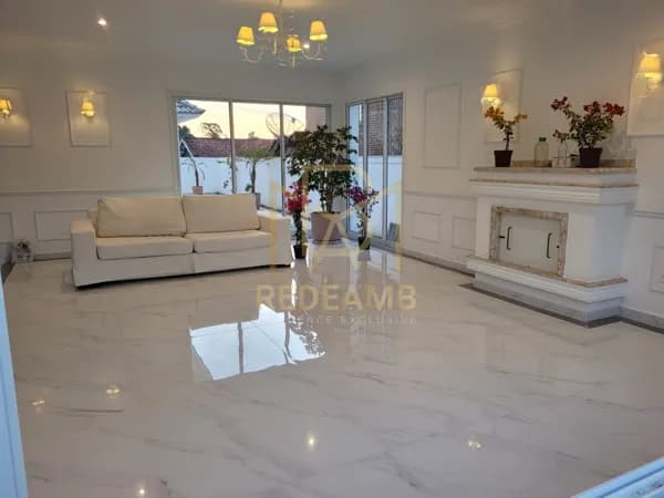 Casa Alto Padrão à venda com 450m², 04 suítes no Condomínio Morada das Flores na Aldeia da Serra - Santana de Parnaíba-SP