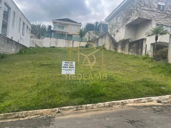 Terreno á venda com 360m2 no Condomínio Valville em Alphaville - Santana De Parnaíba