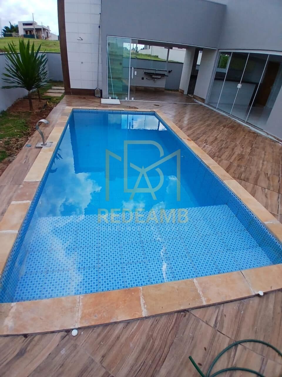 Casa Padrão à venda com 172m² com 04 dormitórios, sendo 01 suíte no Condomínio Riviera Santa Cristina 13 - Paranapanema – SP