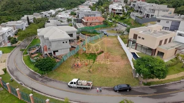 Oportunidade de terreno no Condomínio Burle Mrx, Santana de Parnaíba/SP
