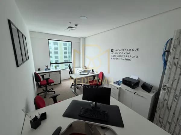 Salão comercial com 89m², andar alto, sala dupla - Alphaville - Barueri/SP