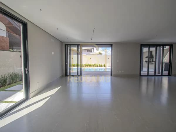 Casa Alto Padrão com 351,01 m² com 04 dormitórios, sendo 04 suites - Condomínio Residencial 6 - Alphaville - Santana de Parnaíba/SP