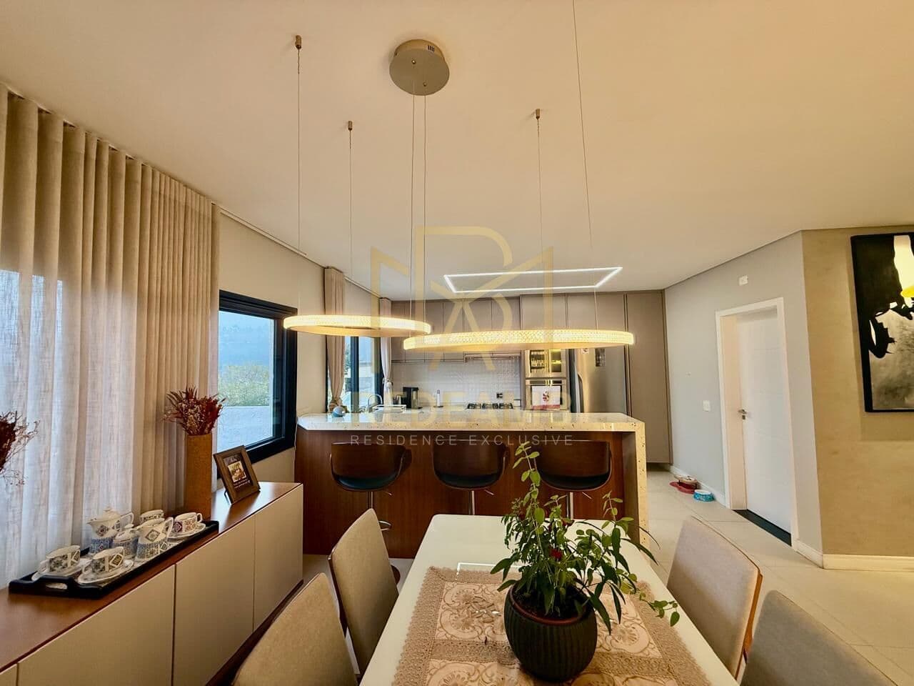 Apartamento Alto Padrão à venda com 255m2 , com 03 dormitórios sendo 01 suíte no Condomínio New Ville - Santana de Parnaíba/SP
