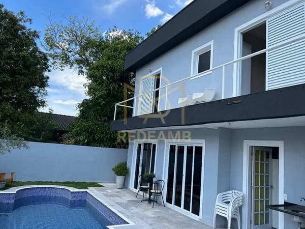 Casa de Alto Padrão no Residencial 3 com 280 m², 04 suítes e piscina - Alphaville - Santana de Parnaíba