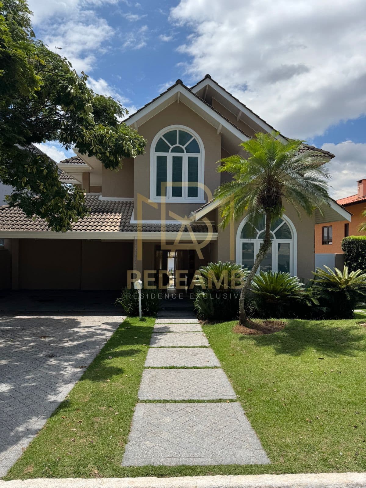 Casa à Venda – Residencial Alphaville 12