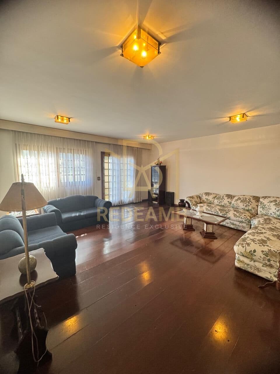 Casa Alto Padrão com 364,36m², 04 dormitórios sendo 02 suítes no Residencial 9 em Alphaville - Santana de Parnaíba-SP