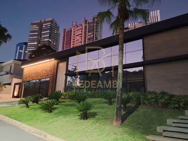 Casa de Alto Padrão a Venda no Residencial 2 com 4 Suítes, Piscina, Espaço Gourmet em Alphaville/Barueri