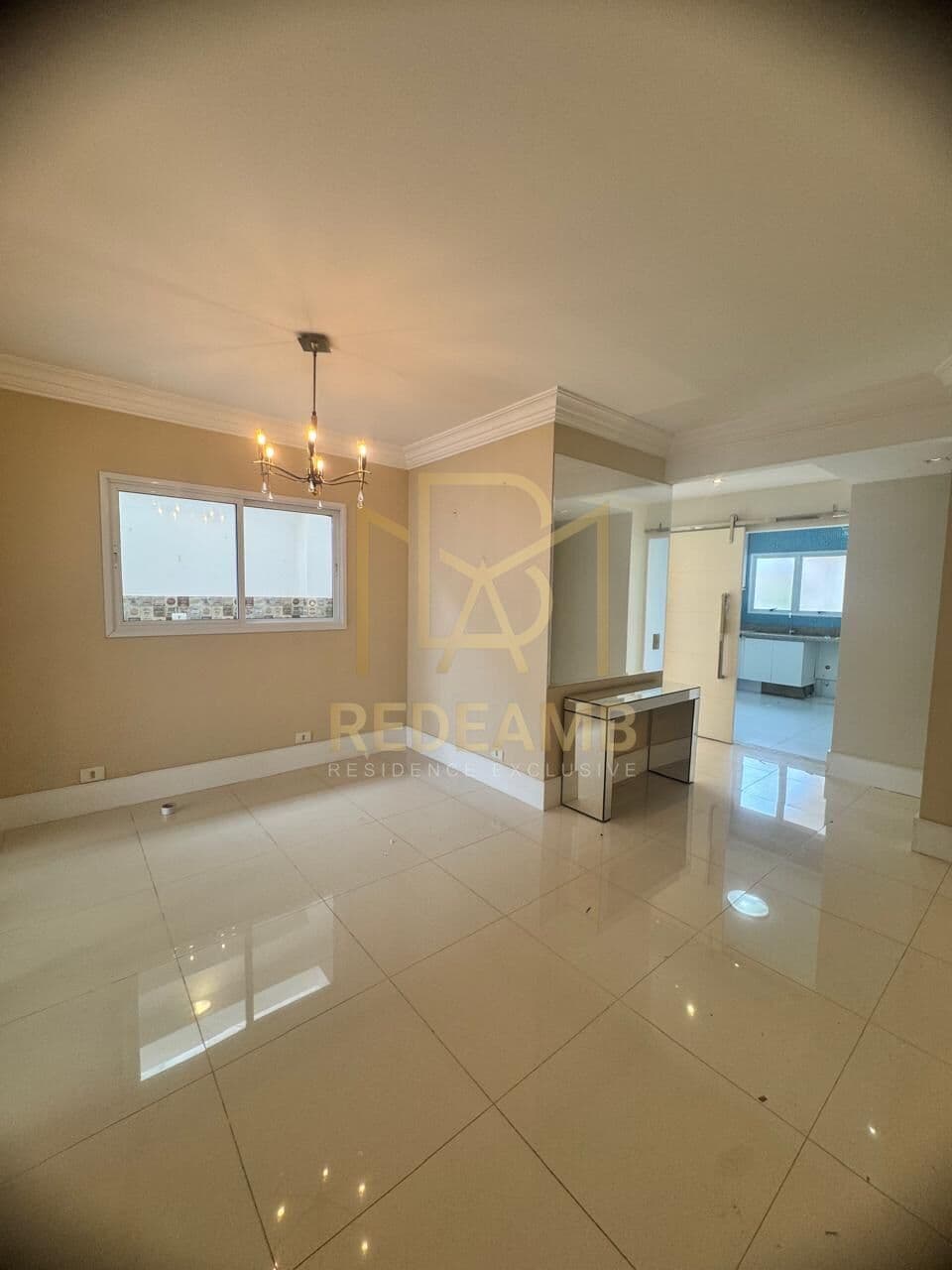 Casa Alto Padrão com 159m², 03 dormitórios, sendo 01 suíte - Condomoinio Residencial Tambore 4 - Santana de Parnaíba/SP