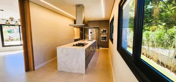 Casa Alto Padrão com 516,20 m², 4 suítes, piscina e área gourmet - Condomínio Residencial 10 - Alphaville - Santana de Parnaiba/SP