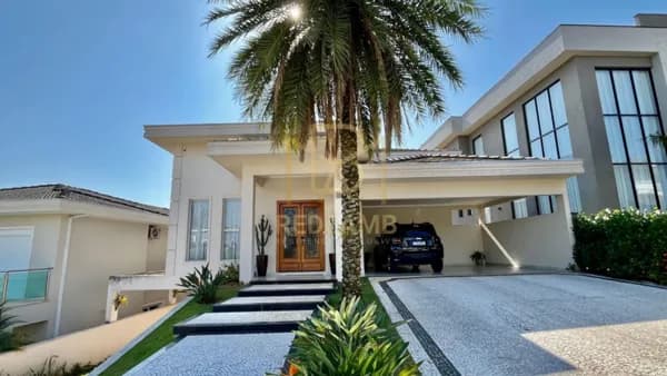 Casa Alto Padrão em Jardim do Golf I, Jandira/SP