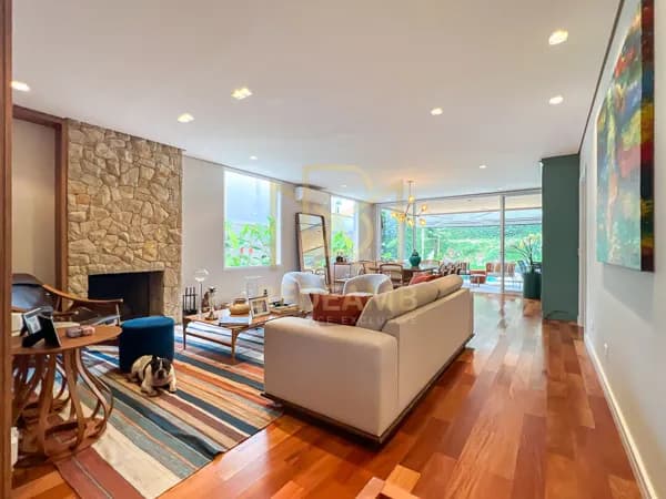 Casa Alto Padrão com 376,65 m², 04 dormitórios, sendo 04 suítes no Condomínio Residencial 11 - Alphaville - Santana de Parnaíba/SP