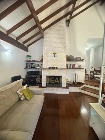 Casa de Alto Padrão para Locação com 3 Suítes com Closet no Residencial 4 em Alphaville - Santana de Parnaíba