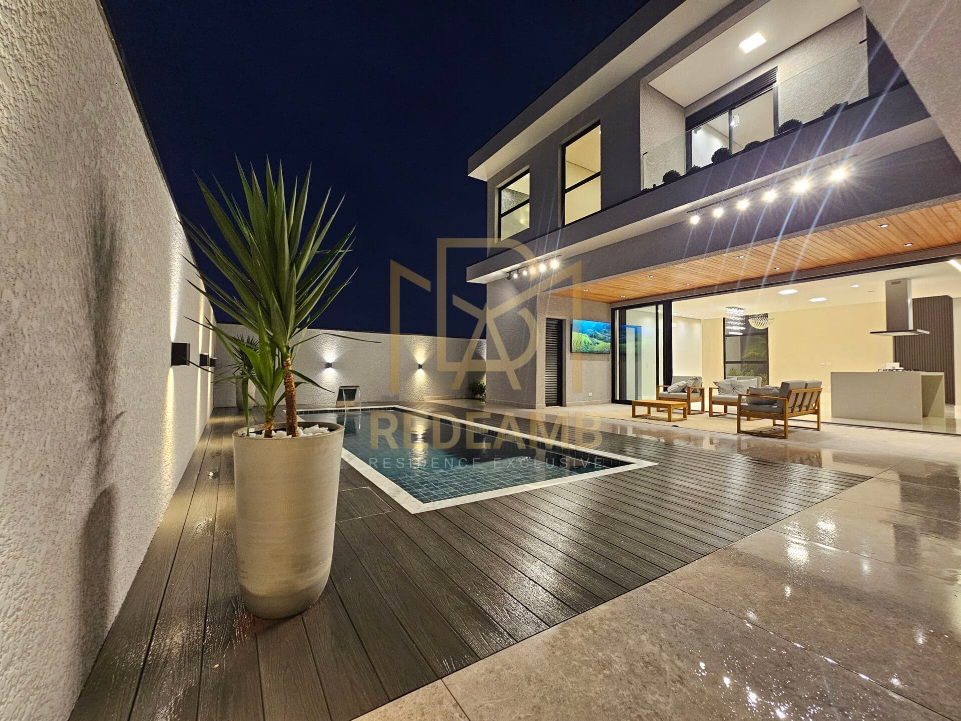 Casa Alto Padrão a Venda com 330m² e 04 suítes, com automação nos ambientes no Condomínio Villas do Jaguari - Santana de Parnaíba-SP