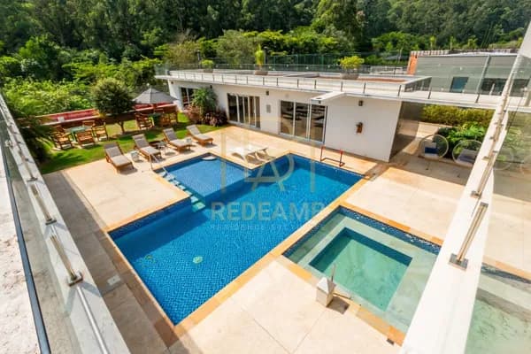 Casa à Venda no Residencial Tamboré 1 com 6 Suítes e 1500m2