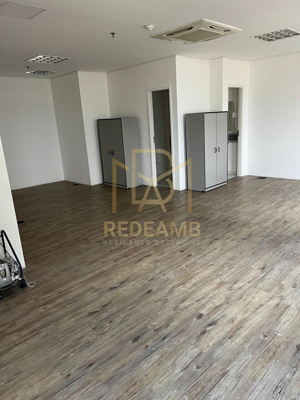 Sala comercial Padrão com 57m², Condomínio Centro Empresarial Araguaia I (CEA) - Alphaville - Barueri/SP