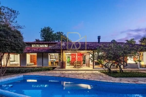 Casa à Venda no Recanto Ampla com 3 dormitórios em Carapicuíba SP