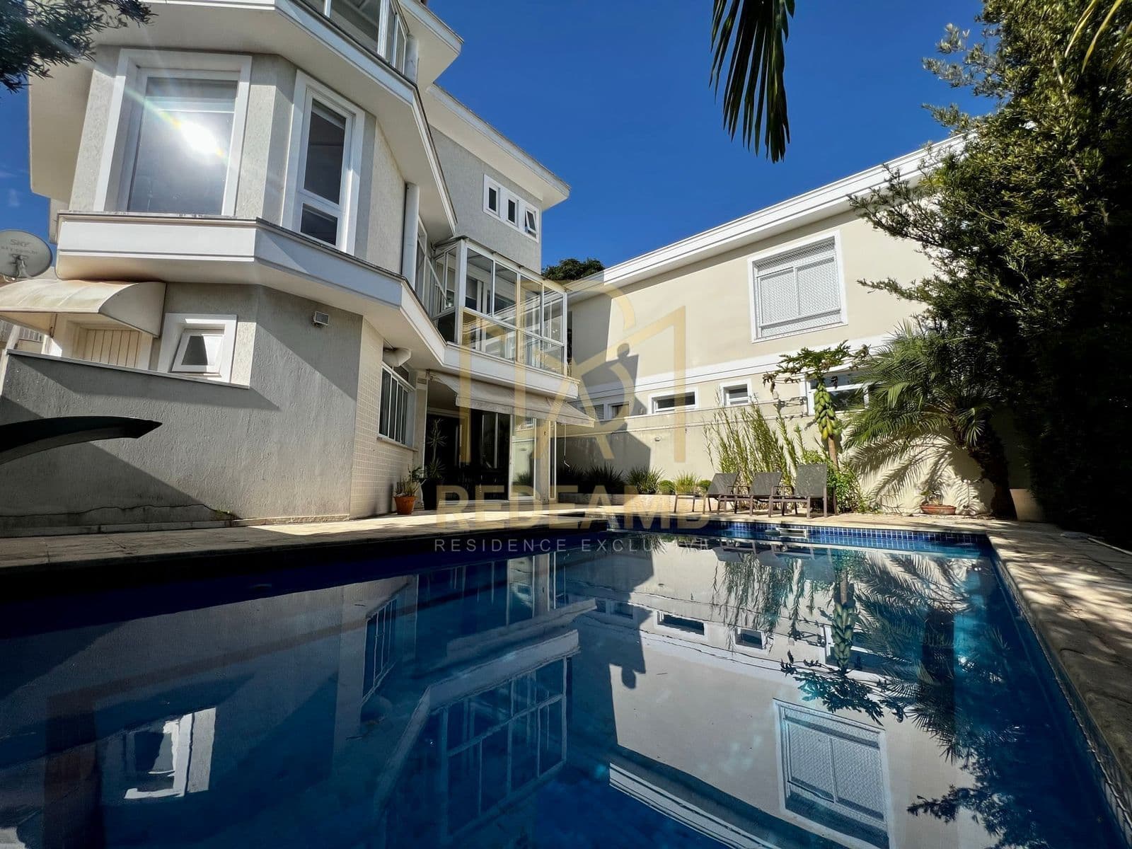Casa a Venda no Valville 1 – 4 Suítes, Área Gourmet e Piscina em Alphaville Santana de Parnaíba