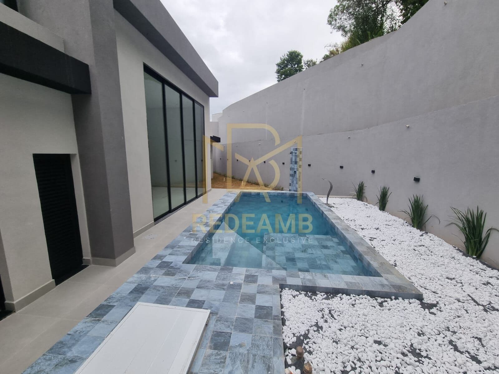 Casa Alto Padrão à venda com 265m², 04 suítes no Condomínio Reserva Santa Ana - Santana de Parnaíba-SP