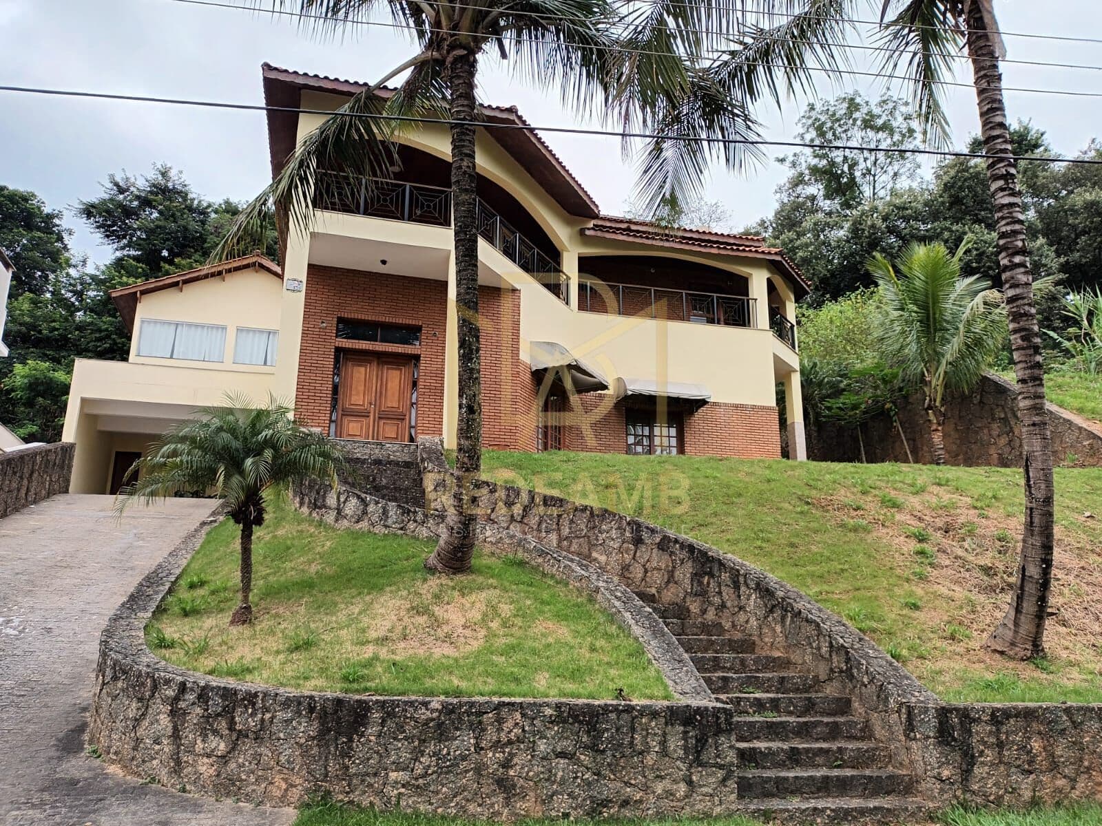 Casa Alto Padrão com 1.000 m², 05 suítes com Closet e banheira, condomínio Tarumã em Santana de Parnaíba