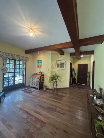 Casa Alto Padrão à venda com 327,29 m², com 04 dormitórios, 01 banheiro com banheira e closet, Condomínio Residencial 4 - Alphaville - Santana de Parnaíba