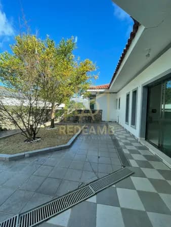 Casa para Locação de 397m2 - 4 dormitórios sendo 1 suíte no Condomínio Tamboré 1 em Alphaville