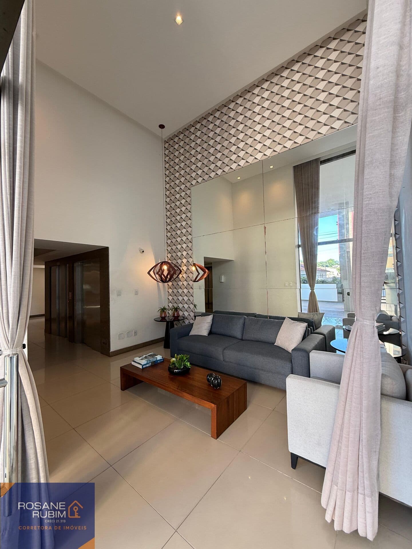 Apartamento belissimo com 108m², 3/4 sendo 1 suíte, nascente total, totalmente reformado na Graça
