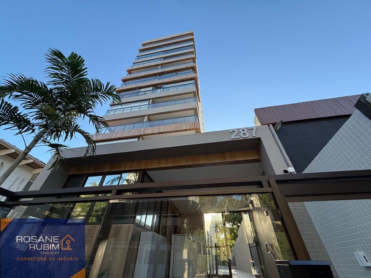 Belissimo apartamento quarto e sala nascente e mobiliado, na Ondina.