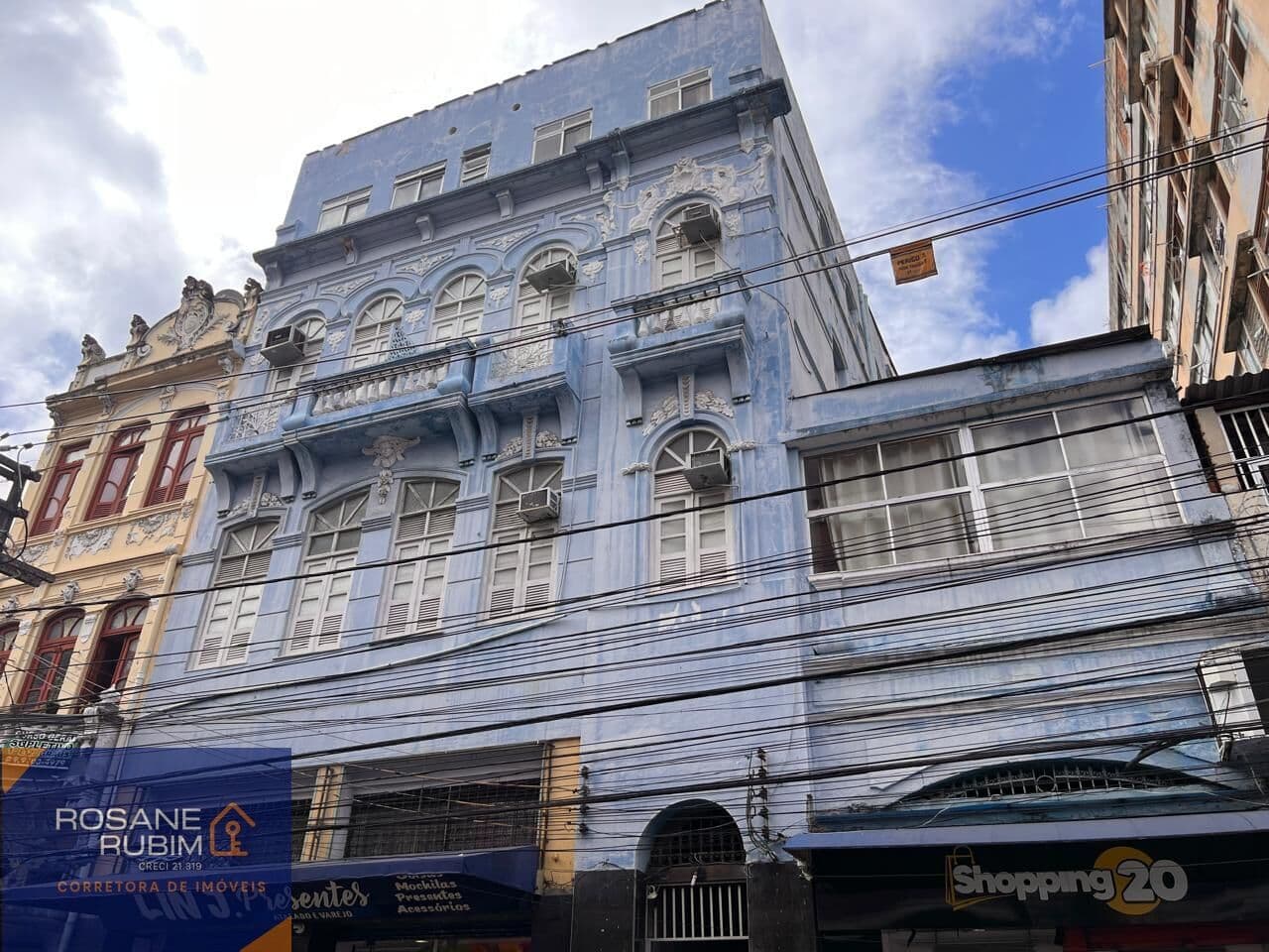 Prédio Comercial com 1.815m² de área construída com 52 suítes - Centro/Salvador-BA