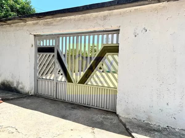Apartamento em Nsa da Conceião 2 qts, 1 vg, varanda, energia solar