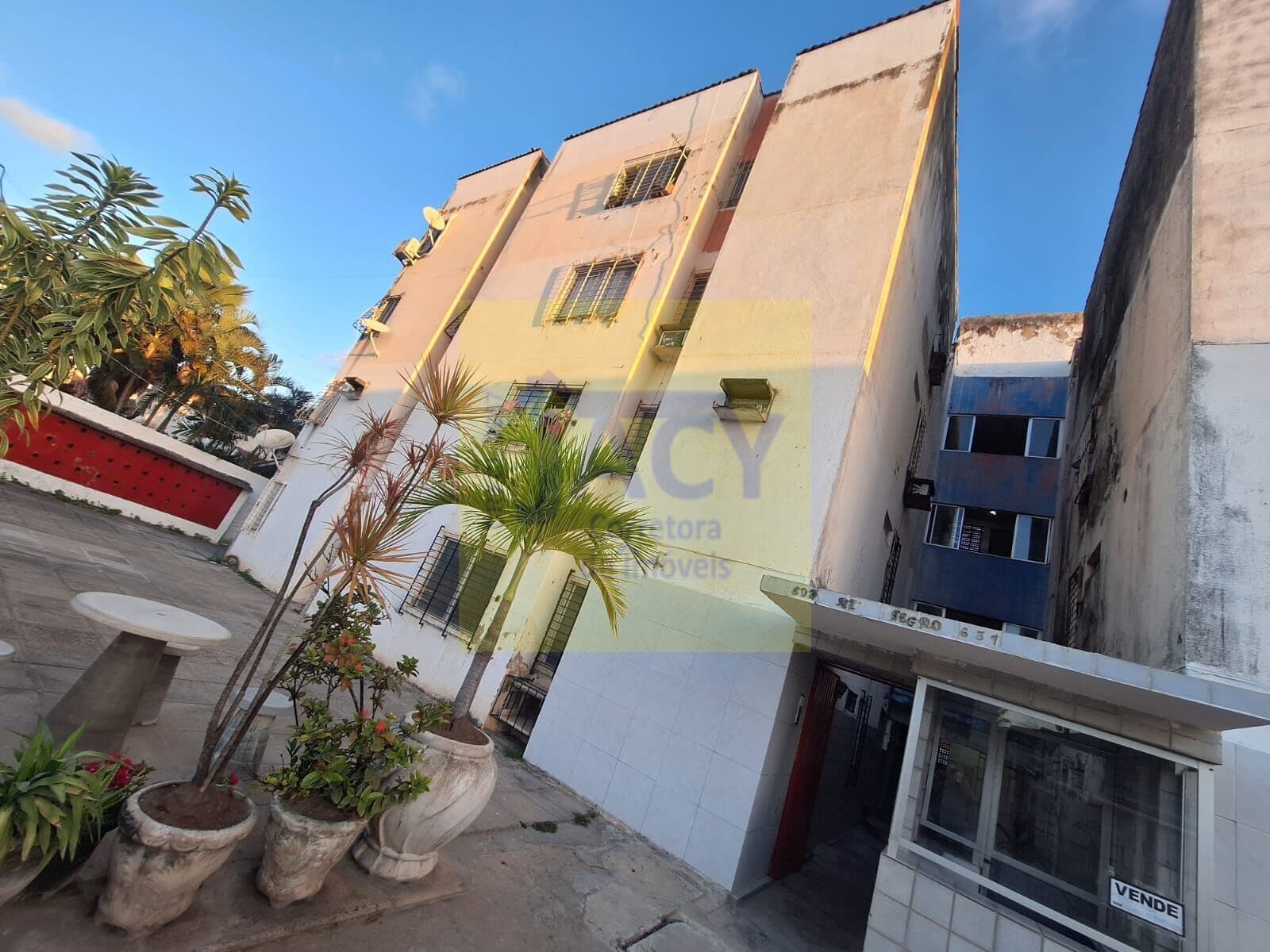 Apartamento em pau amarelo paulista, 2qtos 2wcs 1vg 2 min. do mar. px col. Patrícia costa