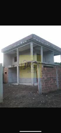 Casa Duplex, 3qts, 1st, varanda, closet, 2/3vg, esquina